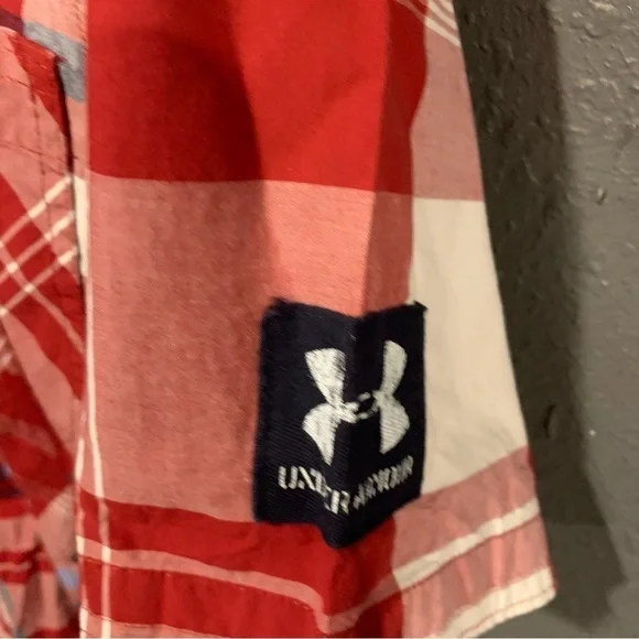 Men’s Under Armor Button Down Shirt - Picture 3 of 6
